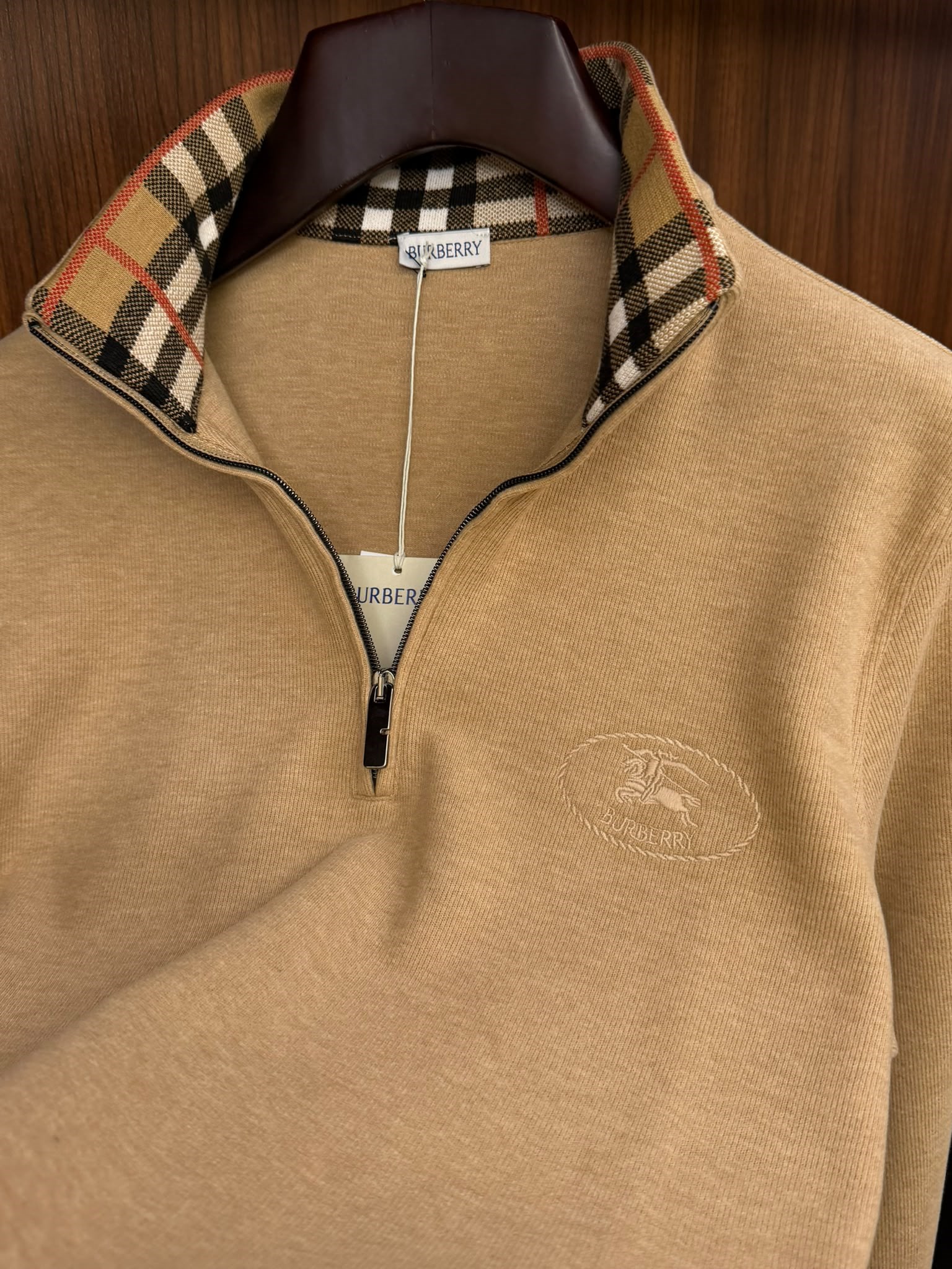 Yaka Detaylı Yarım Fermuarlı Selanik Sweatshirt