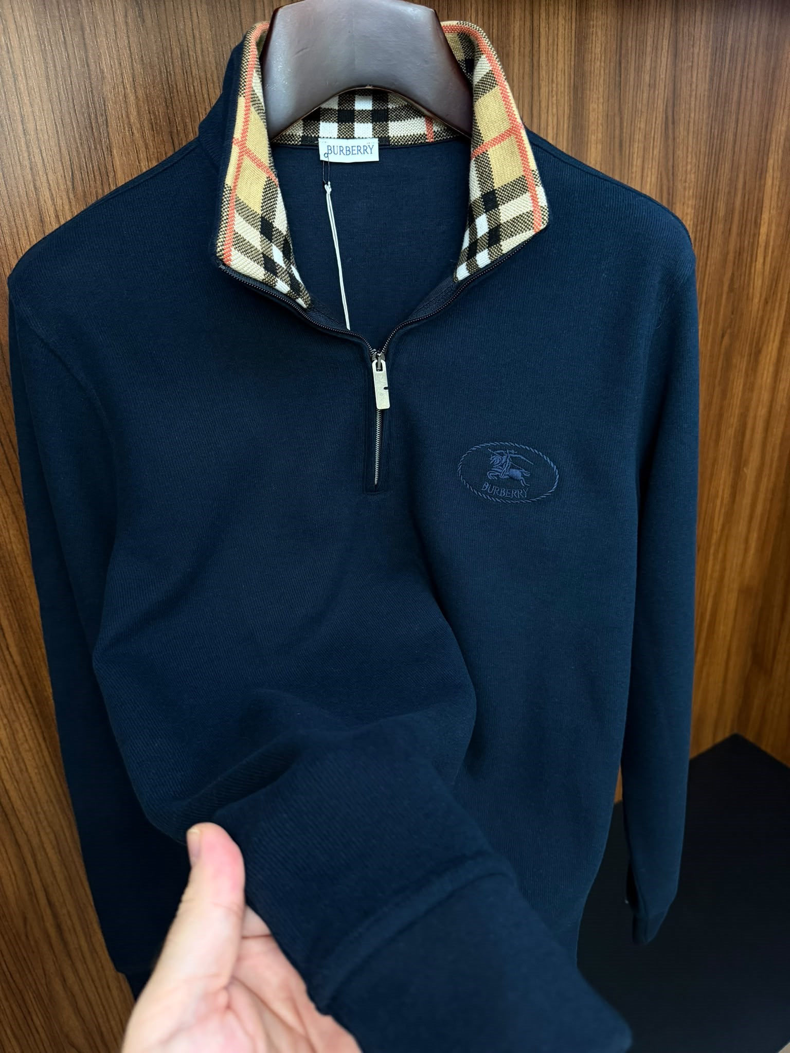 Yaka Detaylı Yarım Fermuarlı Selanik Sweatshirt