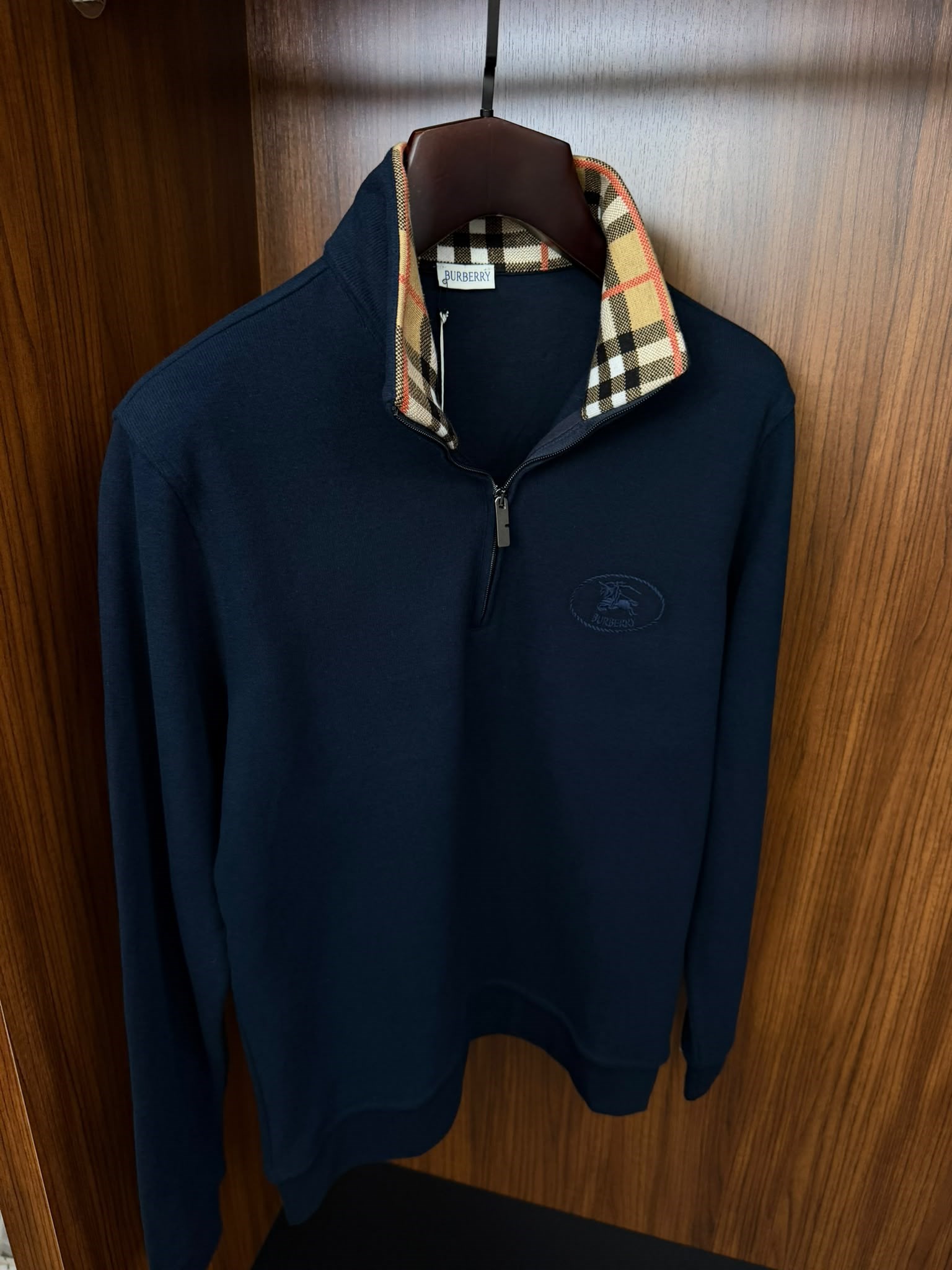 Yaka Detaylı Yarım Fermuarlı Selanik Sweatshirt