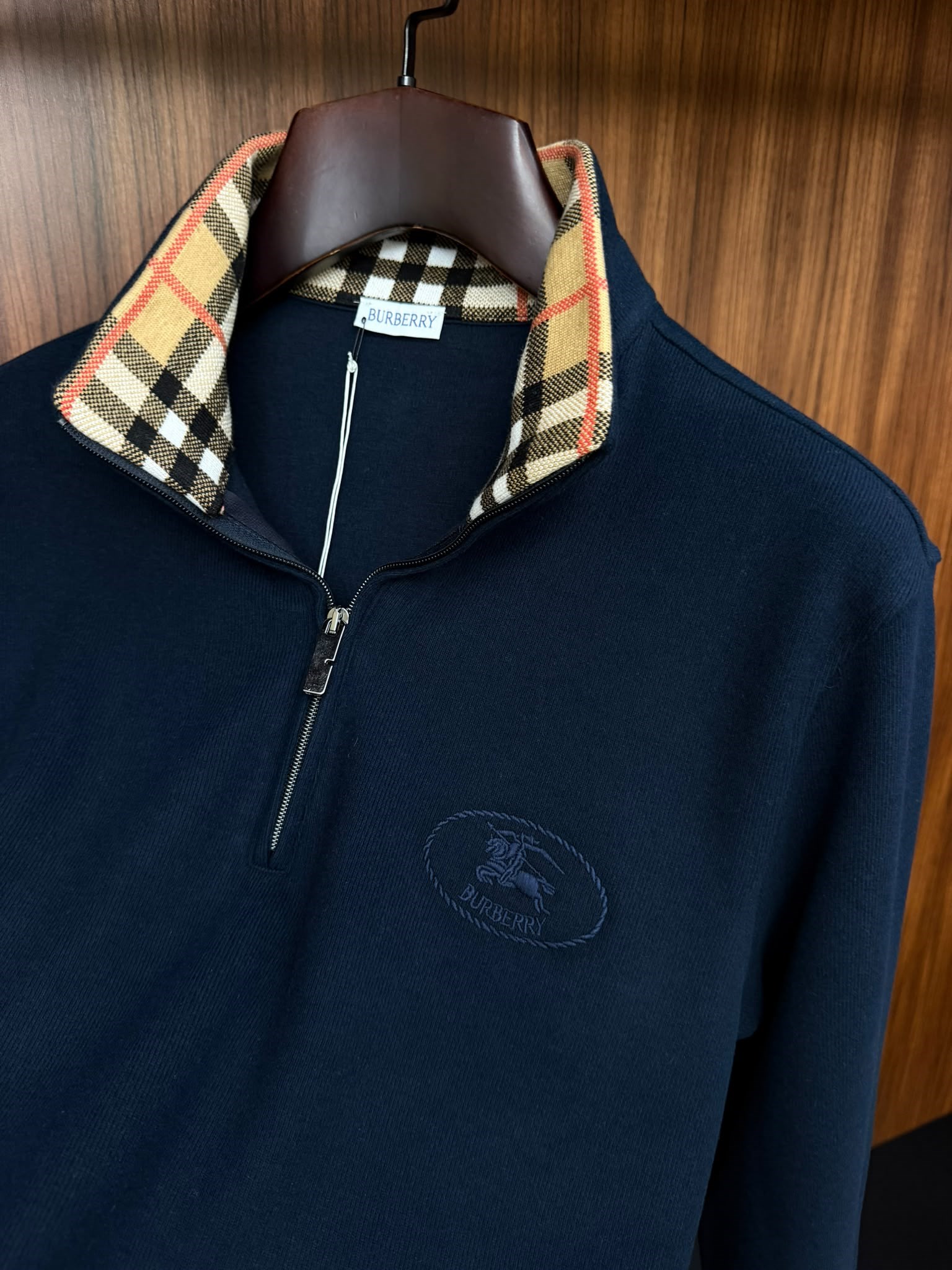 Yaka Detaylı Yarım Fermuarlı Selanik Sweatshirt