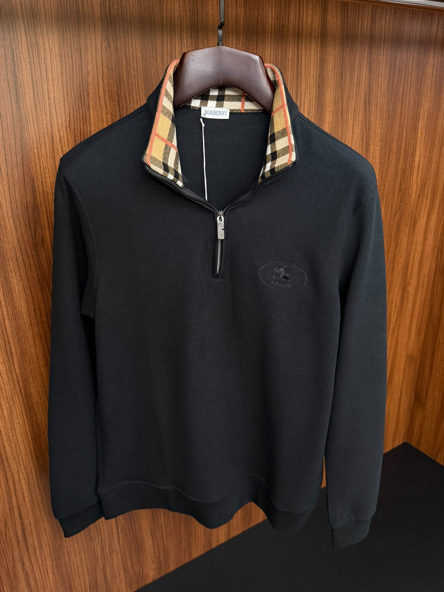 Yaka Detaylı Yarım Fermuarlı Selanik Sweatshirt
