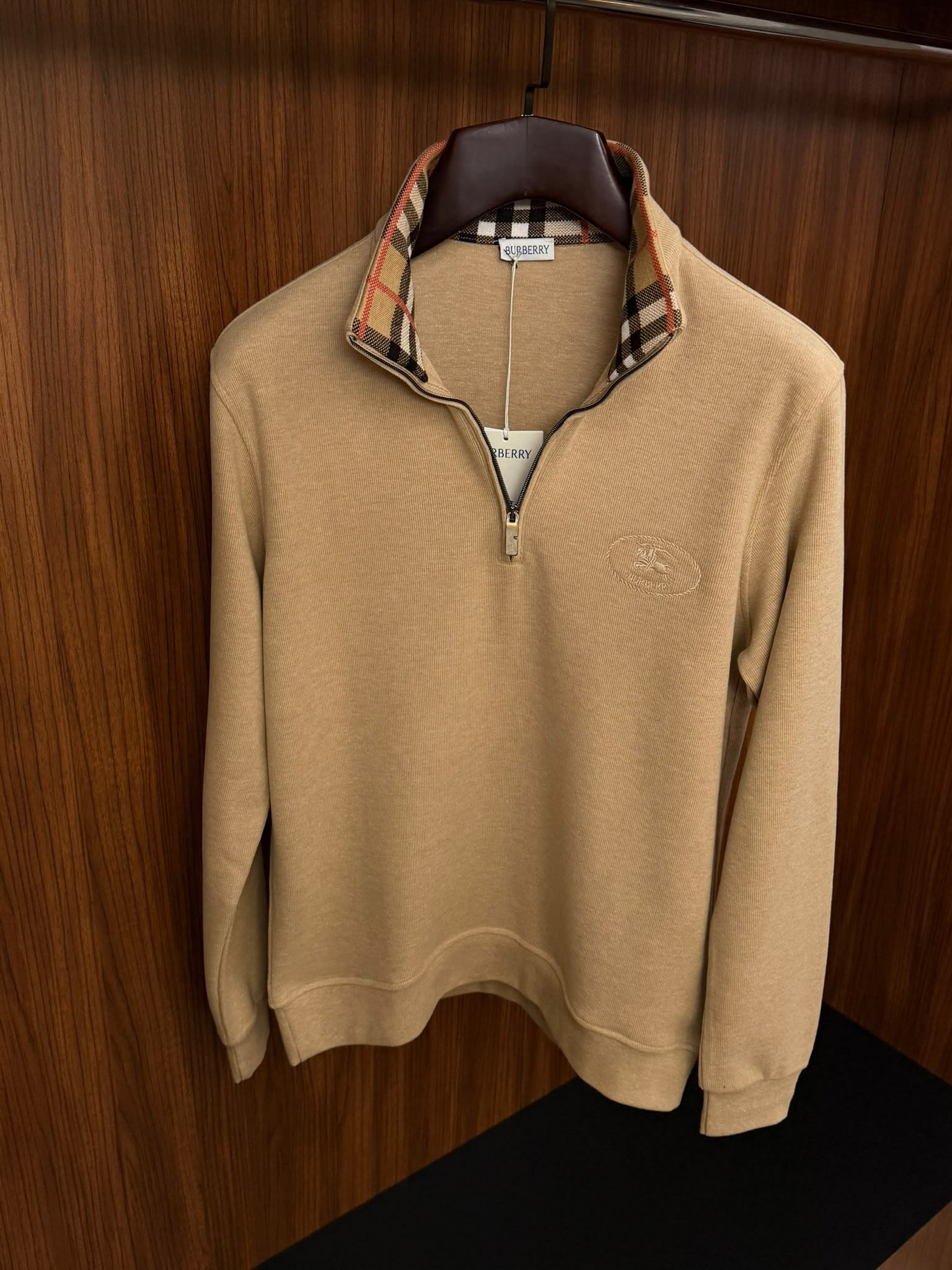 Yaka Detaylı Yarım Fermuarlı Selanik Sweatshirt