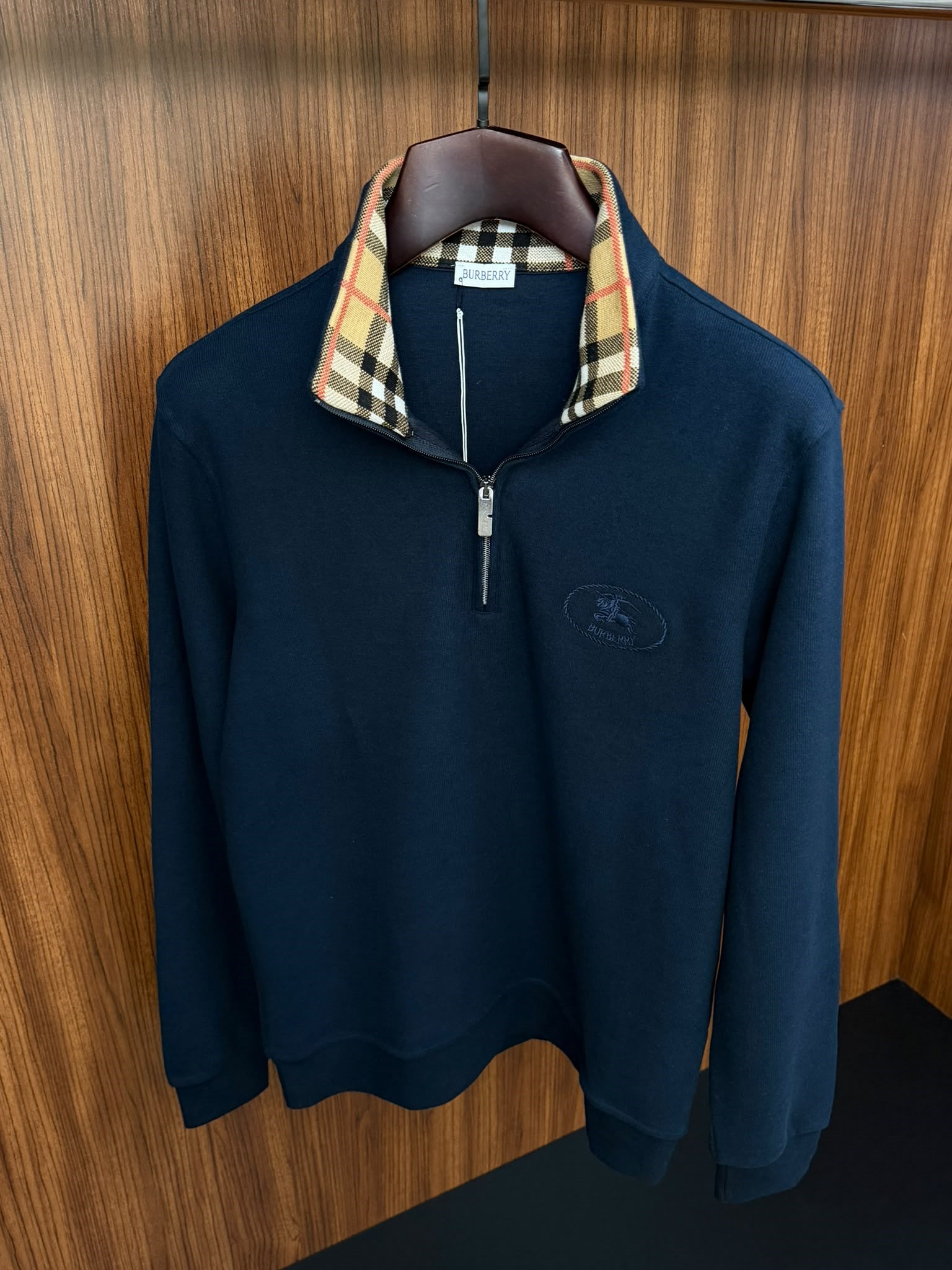 Yaka Detaylı Yarım Fermuarlı Selanik Sweatshirt