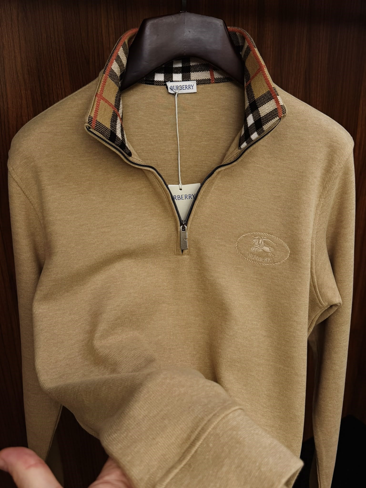 Yaka Detaylı Yarım Fermuarlı Selanik Sweatshirt