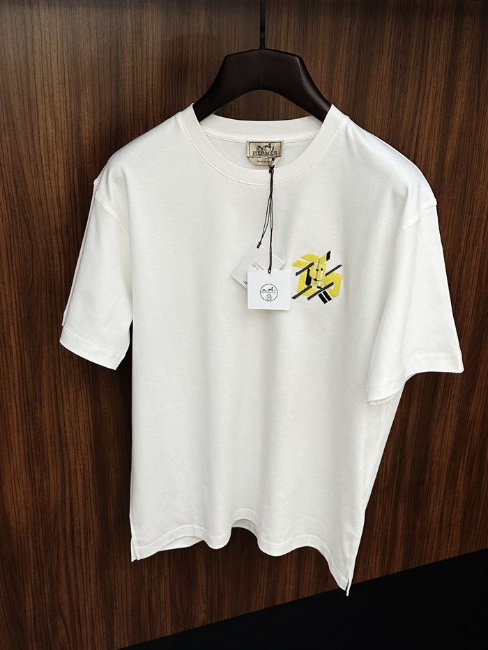 Deri Logolu Bisiklet Yaka T-Shirt