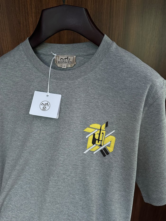 Deri Logolu Bisiklet Yaka T-Shirt