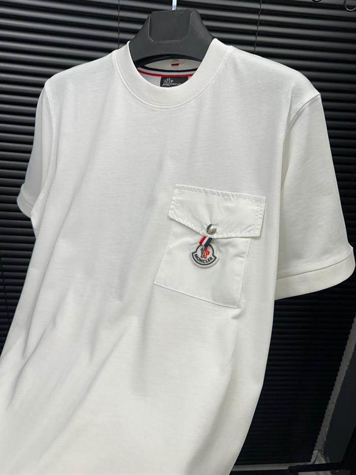 Göğüs Armalı Cep Detaylı Basic T-Shirt - Beyaz