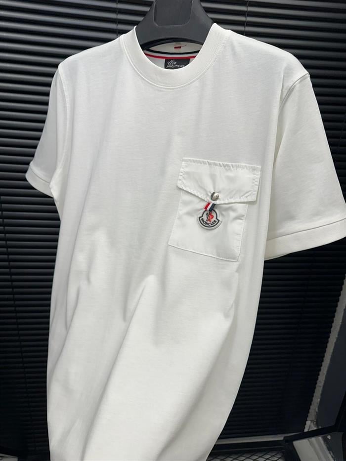 Göğüs Armalı Cep Detaylı Basic T-Shirt - Beyaz