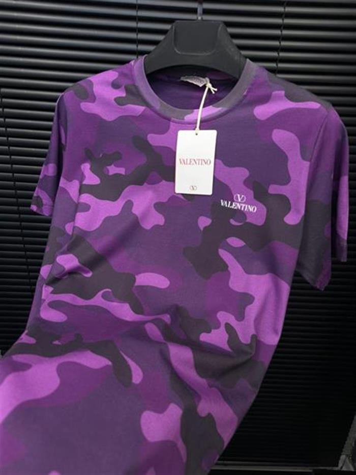 Göğüs Armalı Kamuflaj Desenli T-Shirt - Mor