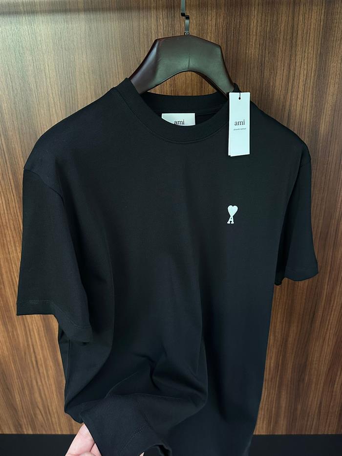 Göğüs Beyaz Nakış Logolu Basic T-Shirt