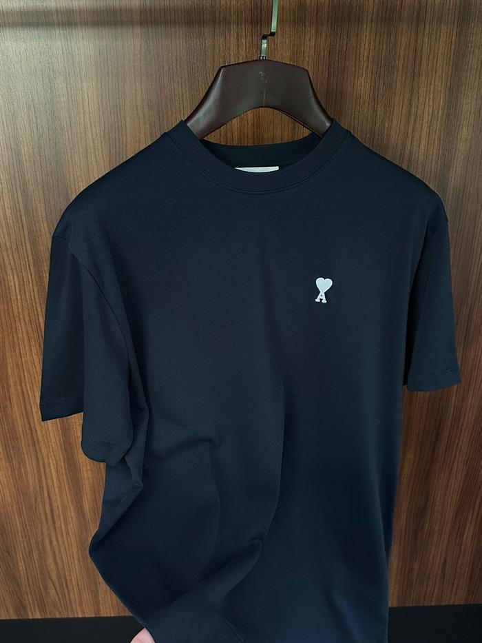 Göğüs Beyaz Nakış Logolu Basic T-Shirt
