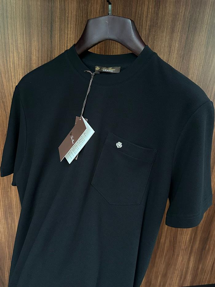 Göğüs Cep Detaylı Mini Metal Logo T-Shirt
