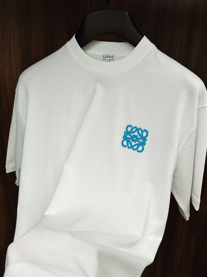 Göğüs İplik Logolu Bisiklet Yaka T-Shirt