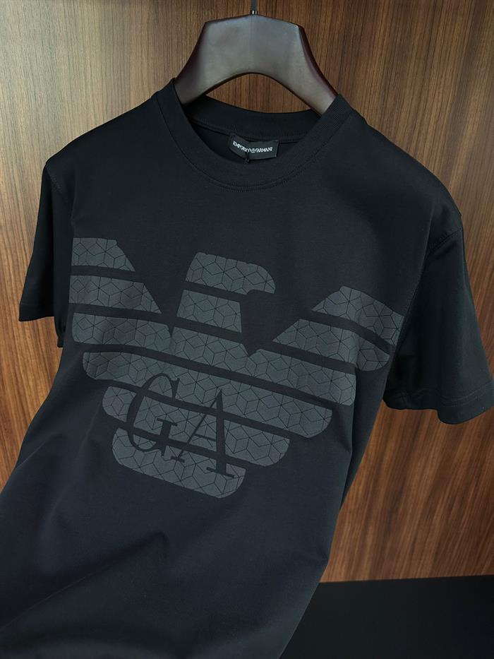 Göğüs Kabartma Logolu T-shirt