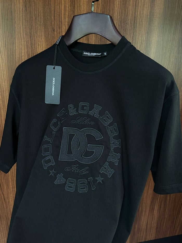 Göğüs Kabartma Logolu T-Shirt
