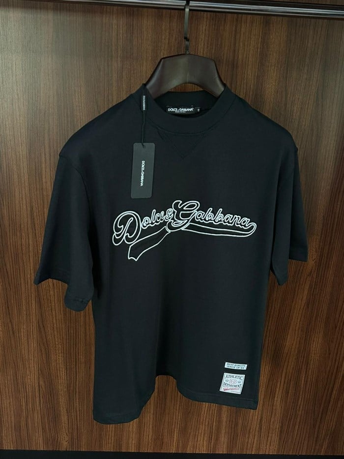 Göğüs Kabartma Nakış Yazılı T-Shirt