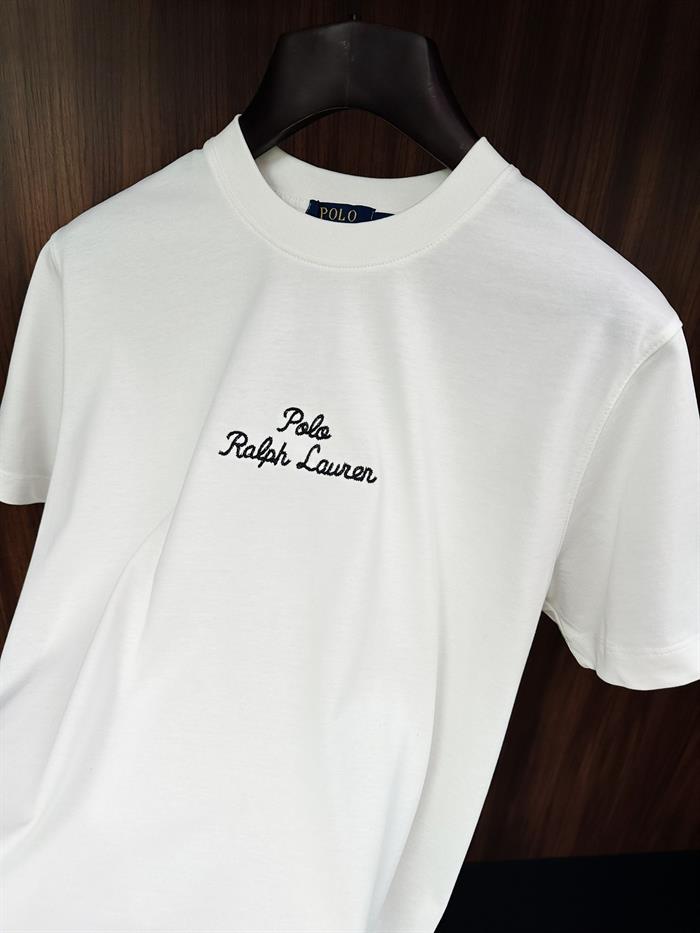 Göğüs Marka İmzalı T-Shirt