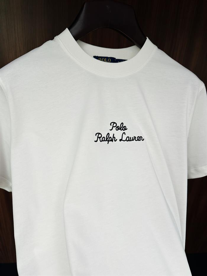 Göğüs Marka İmzalı T-Shirt