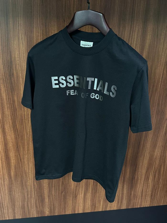 Göğüs Marka Yazılı Baskılı T-Shirt