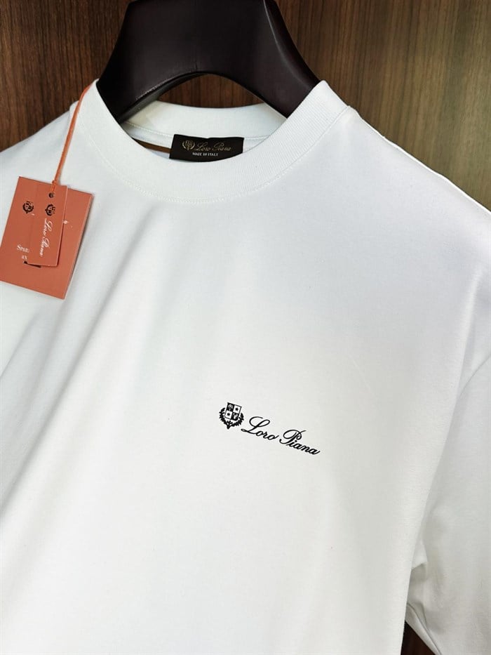 Göğüs Marka Yazılı Bisiklet Yaka T-Shirt