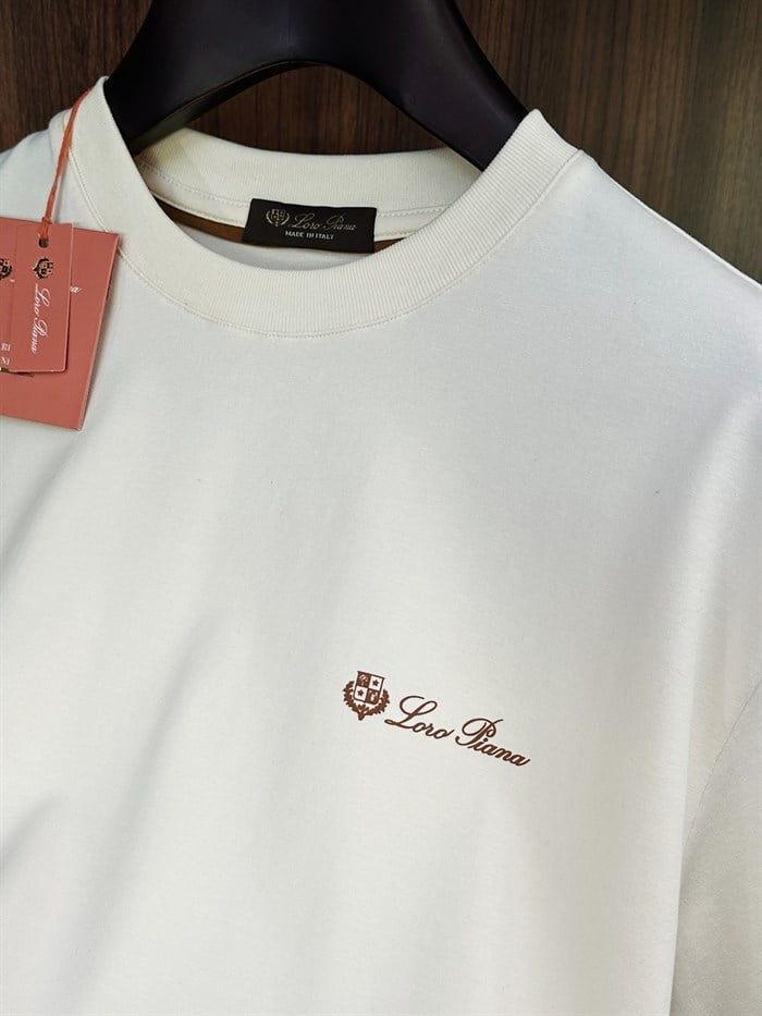 Göğüs Marka Yazılı Bisiklet Yaka T-Shirt