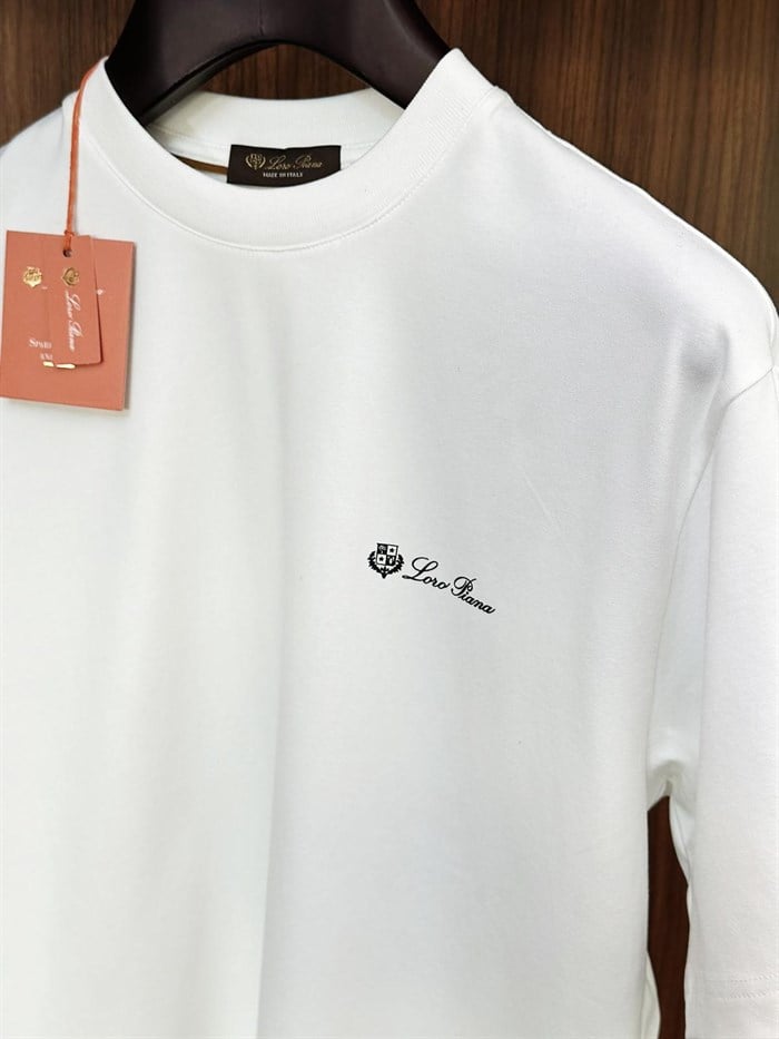 Göğüs Marka Yazılı Bisiklet Yaka T-Shirt