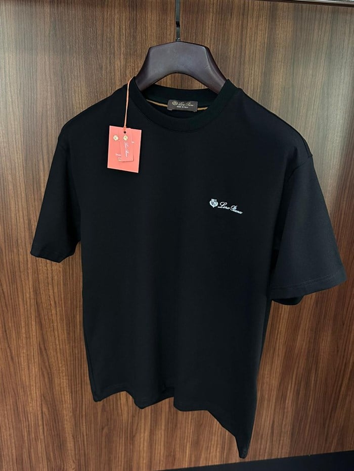 Göğüs Marka Yazılı Bisiklet Yaka T-Shirt