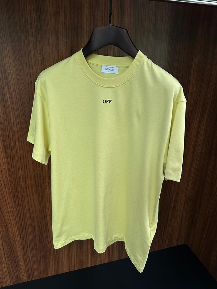 Göğüs Marka Yazılı T-shirt