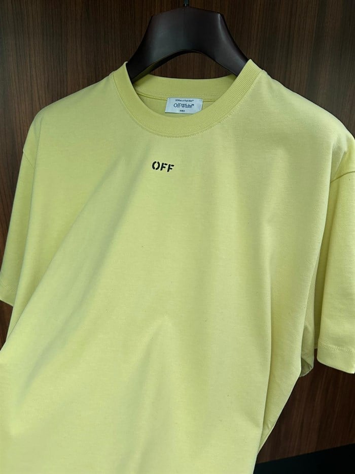 Göğüs Marka Yazılı T-shirt