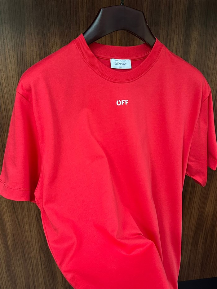 Göğüs Marka Yazılı T-shirt