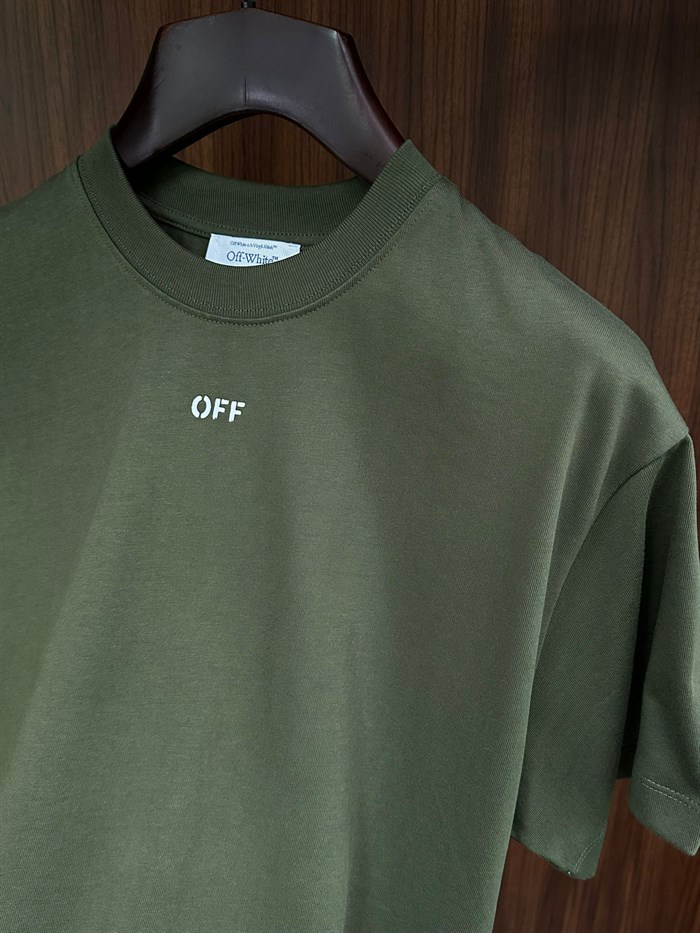 Göğüs Marka Yazılı T-shirt