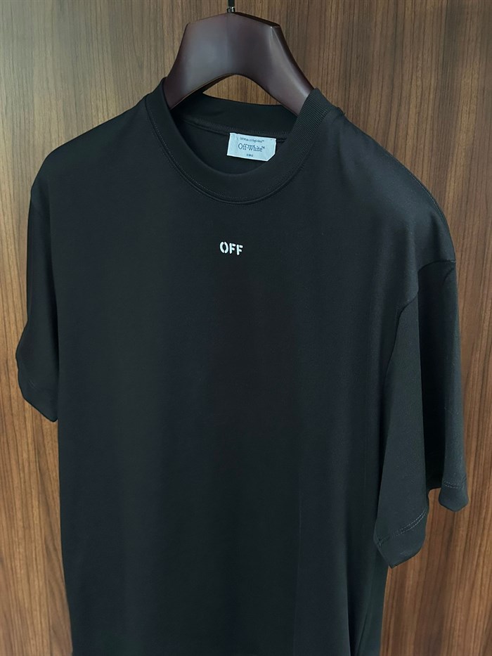Göğüs Marka Yazılı T-shirt