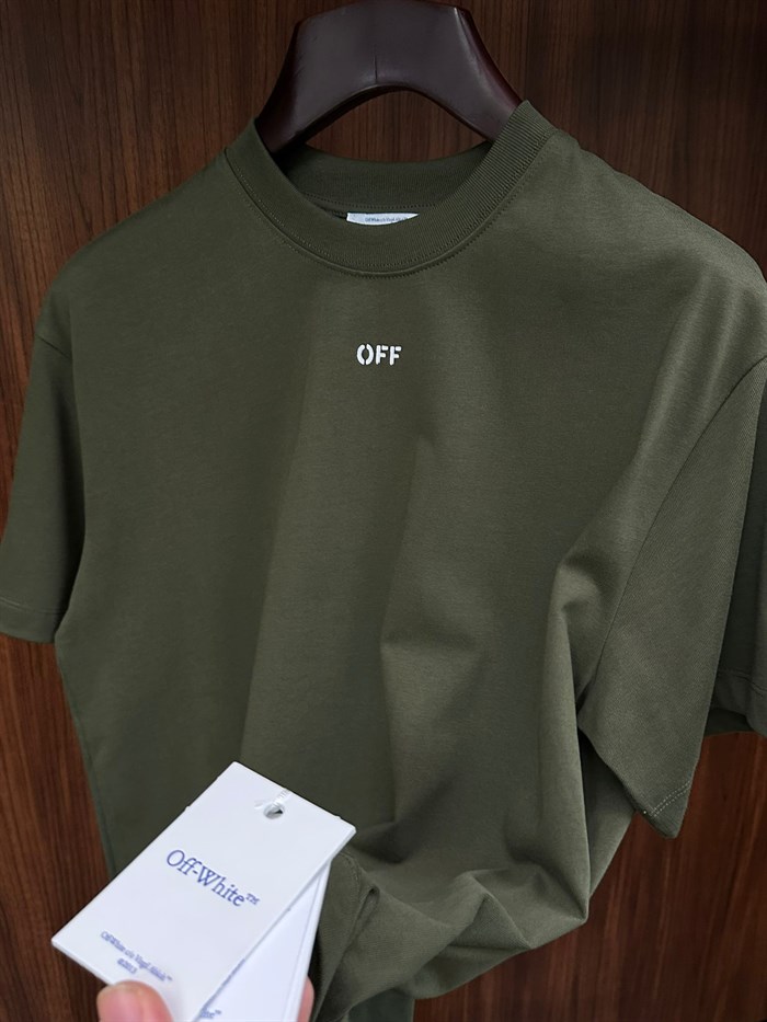 Göğüs Marka Yazılı T-shirt