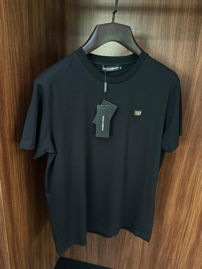 Göğüs Metal Logolu T-Shirt