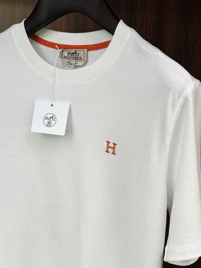 Göğüs Nakış Logolu T-Shirt