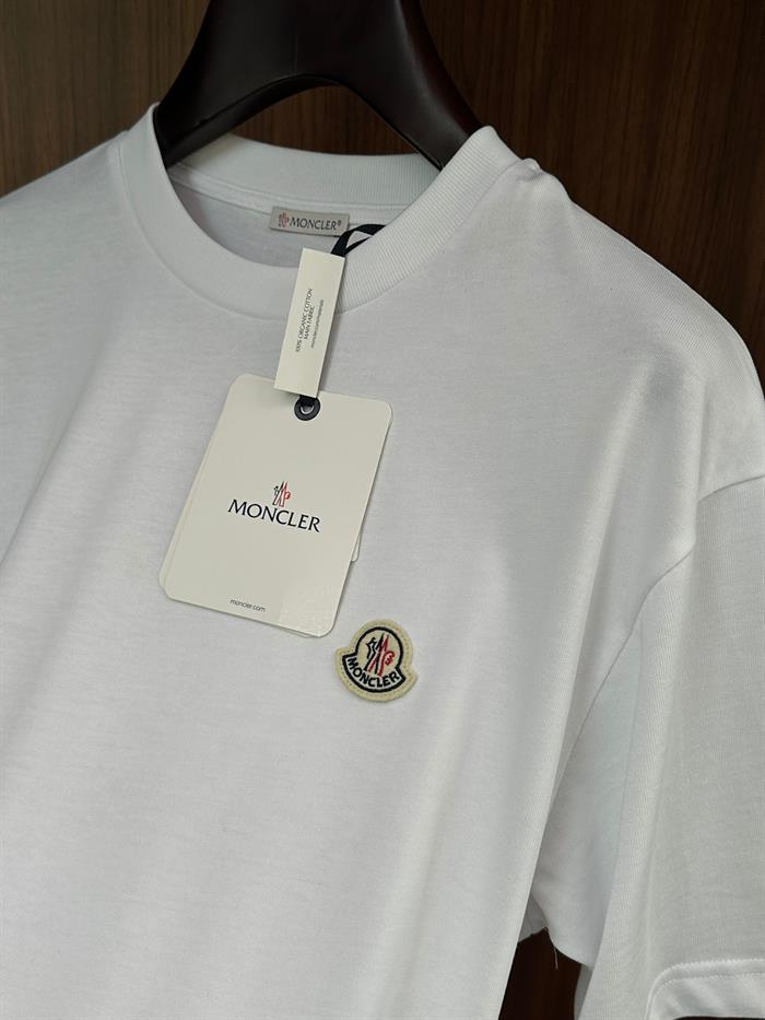 Göğüs Nakış Logolu T-Shirt