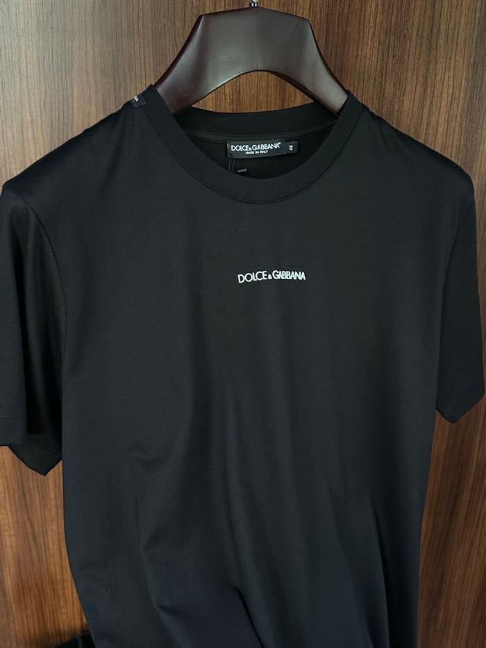 Göğüs Silikon Kabartma Marka Yazılı T-Shirt