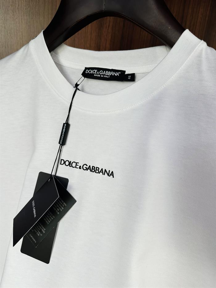 Göğüs Silikon Kabartma Marka Yazılı T-Shirt