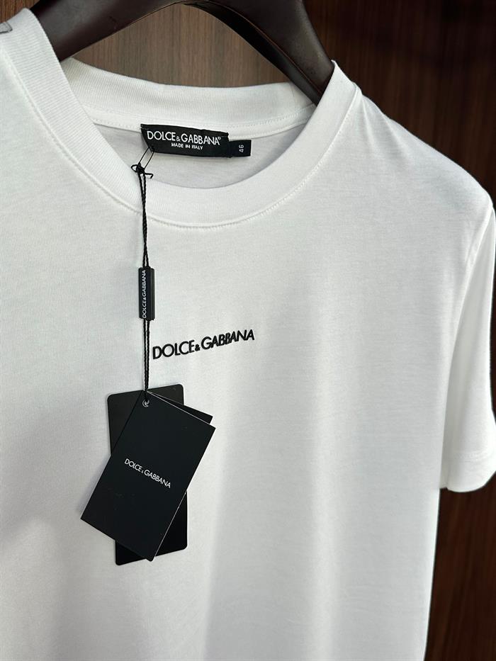 Göğüs Silikon Kabartma Marka Yazılı T-Shirt