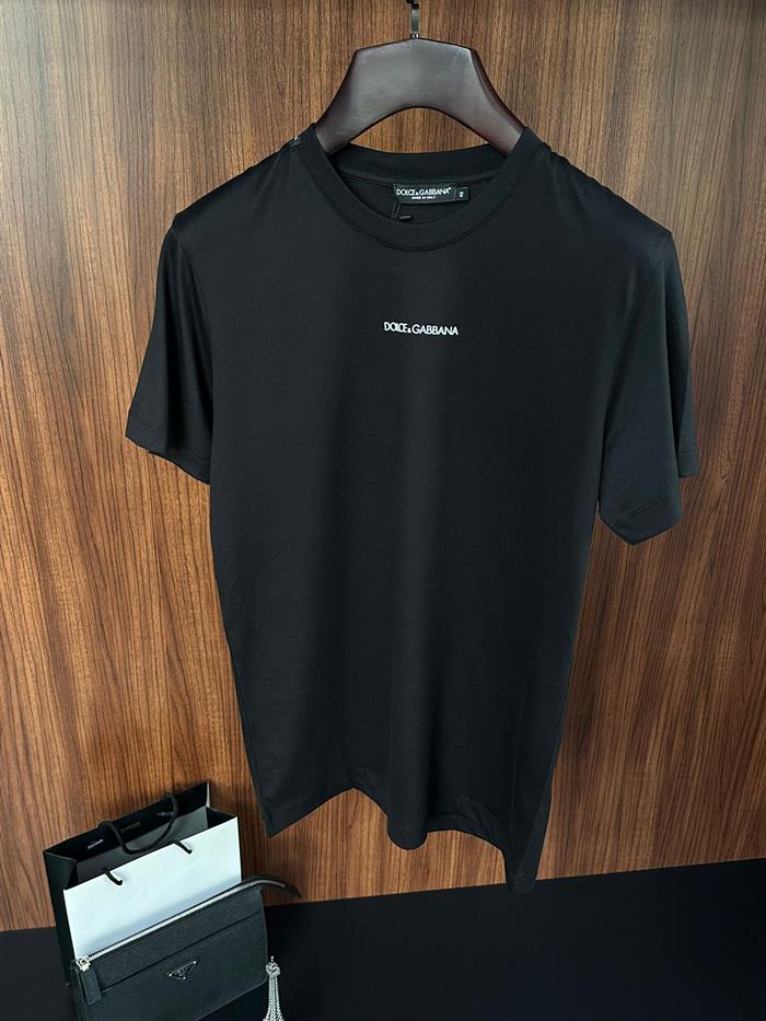 Göğüs Silikon Kabartma Marka Yazılı T-Shirt