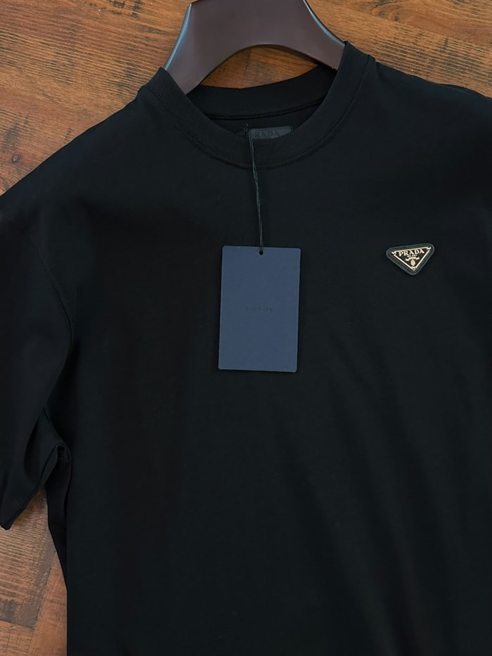 Gold Metal Logolu Bisiklet Yaka T-Shirt