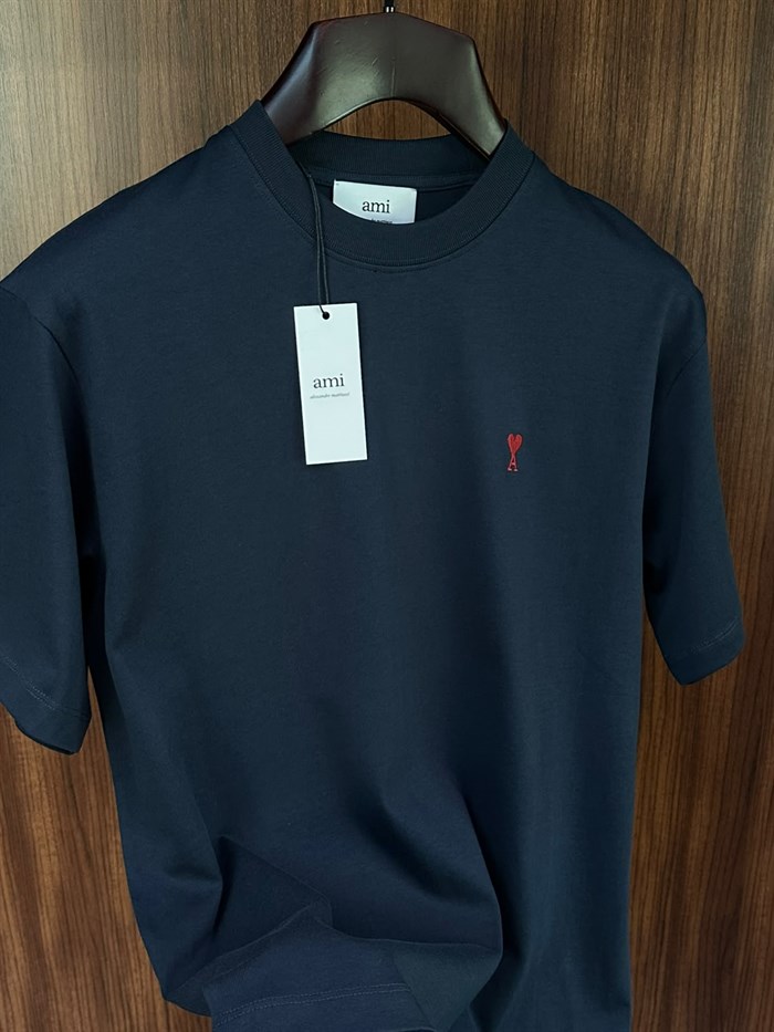 Kırmızı Nakış Marka Logolu T-Shirt
