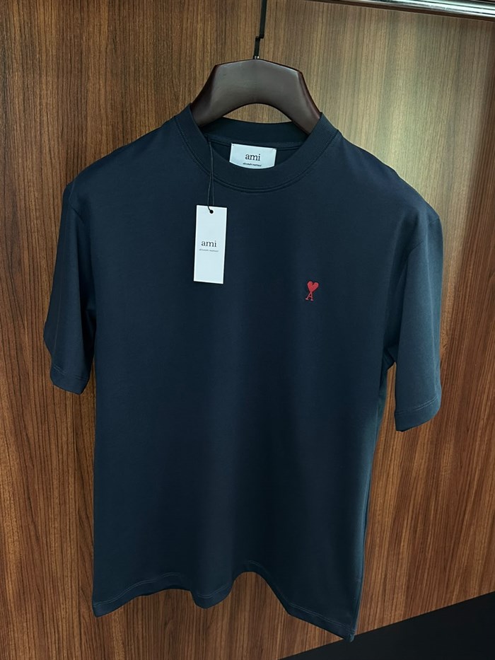 Kırmızı Nakış Marka Logolu T-Shirt