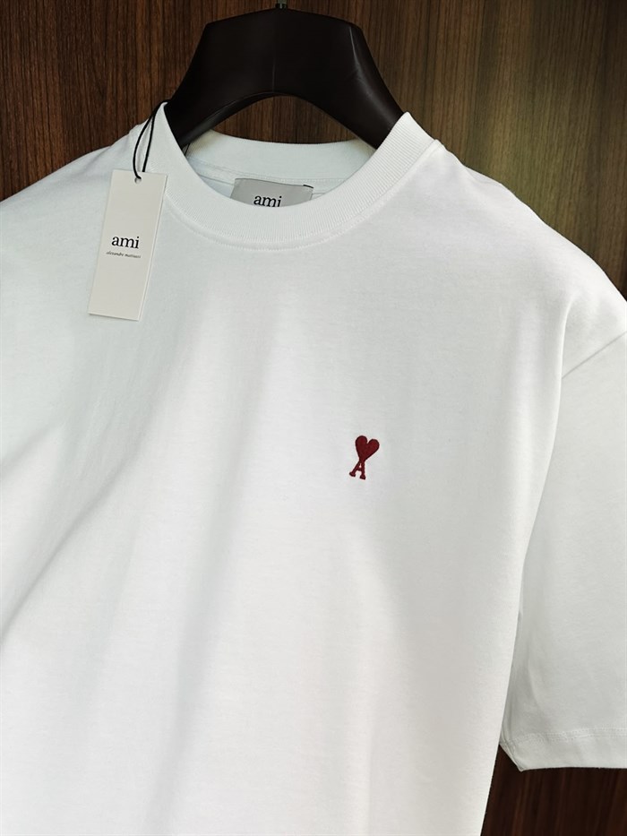 Kırmızı Nakış Marka Logolu T-Shirt