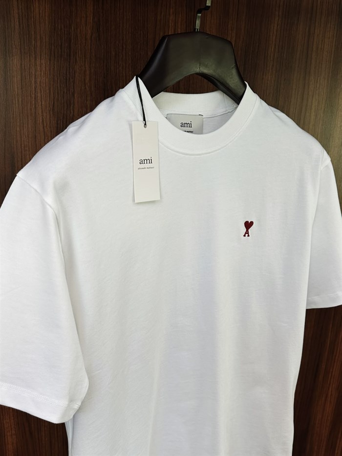 Kırmızı Nakış Marka Logolu T-Shirt