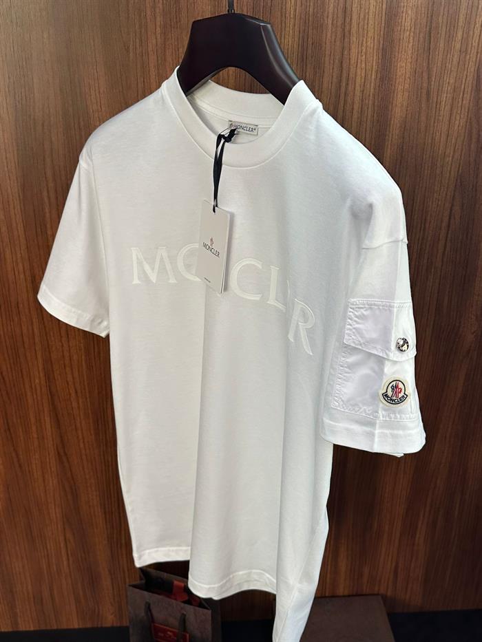 Marka Baskılı Kol Cep Detaylı T-Shirt