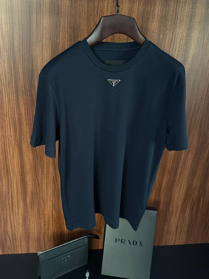 Metal Logolu Basıc T-Shirt