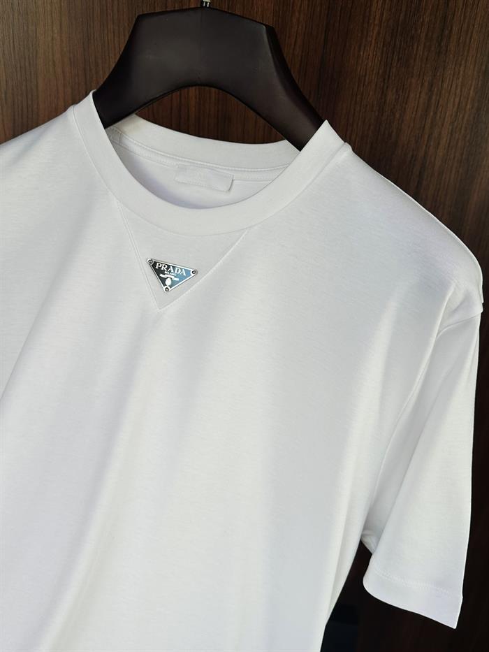 Metal Logolu Basıc T-Shirt