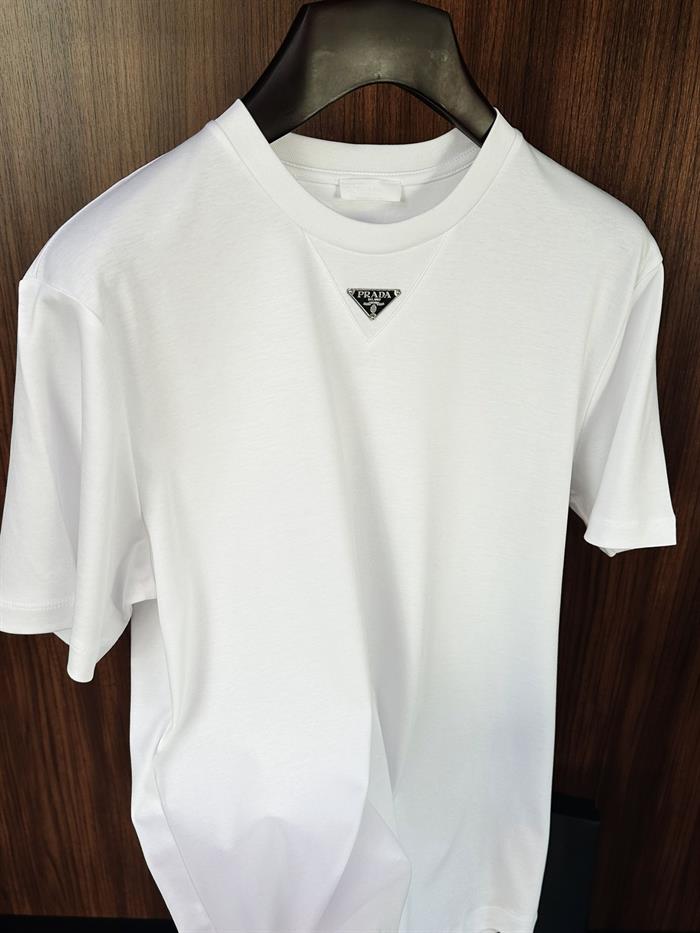 Metal Logolu Basıc T-Shirt