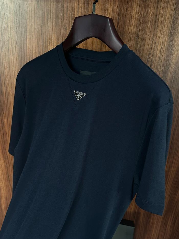 Metal Logolu Basıc T-Shirt